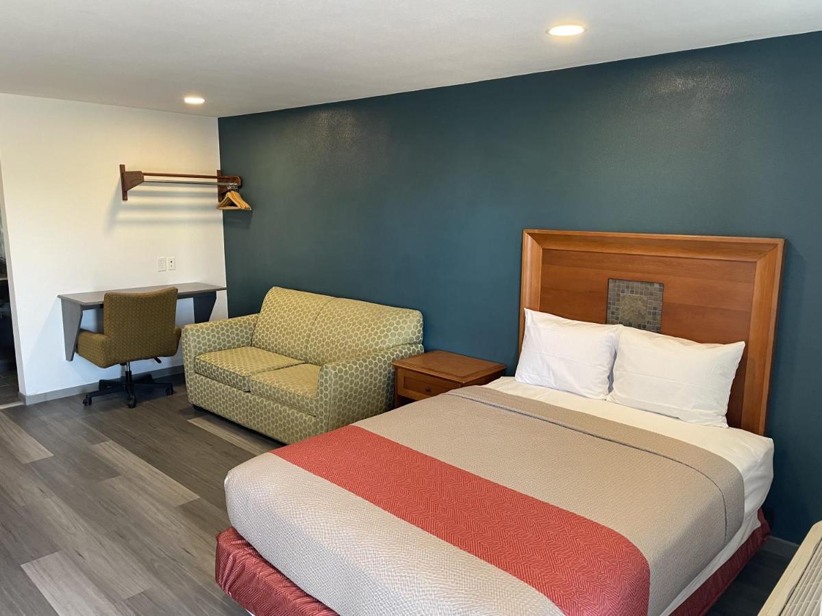 Town Place Studio Apartment Snyder エクステリア 写真