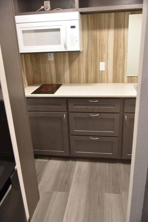 Town Place Studio Apartment Snyder エクステリア 写真