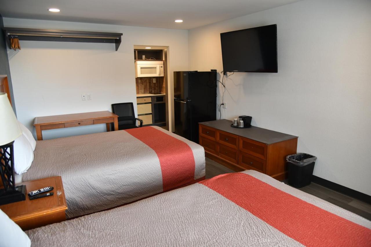 Town Place Studio Apartment Snyder エクステリア 写真