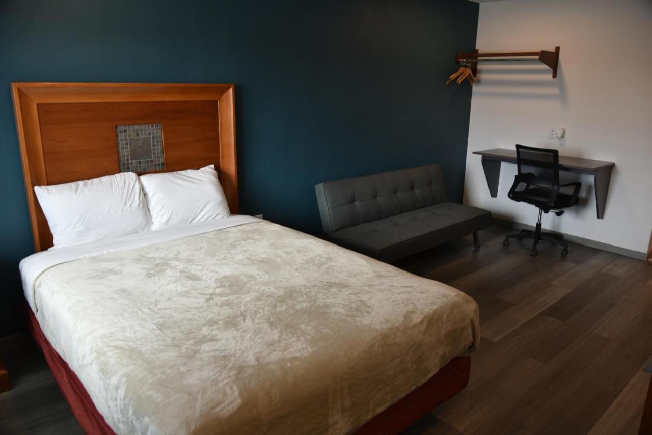 Town Place Studio Apartment Snyder エクステリア 写真