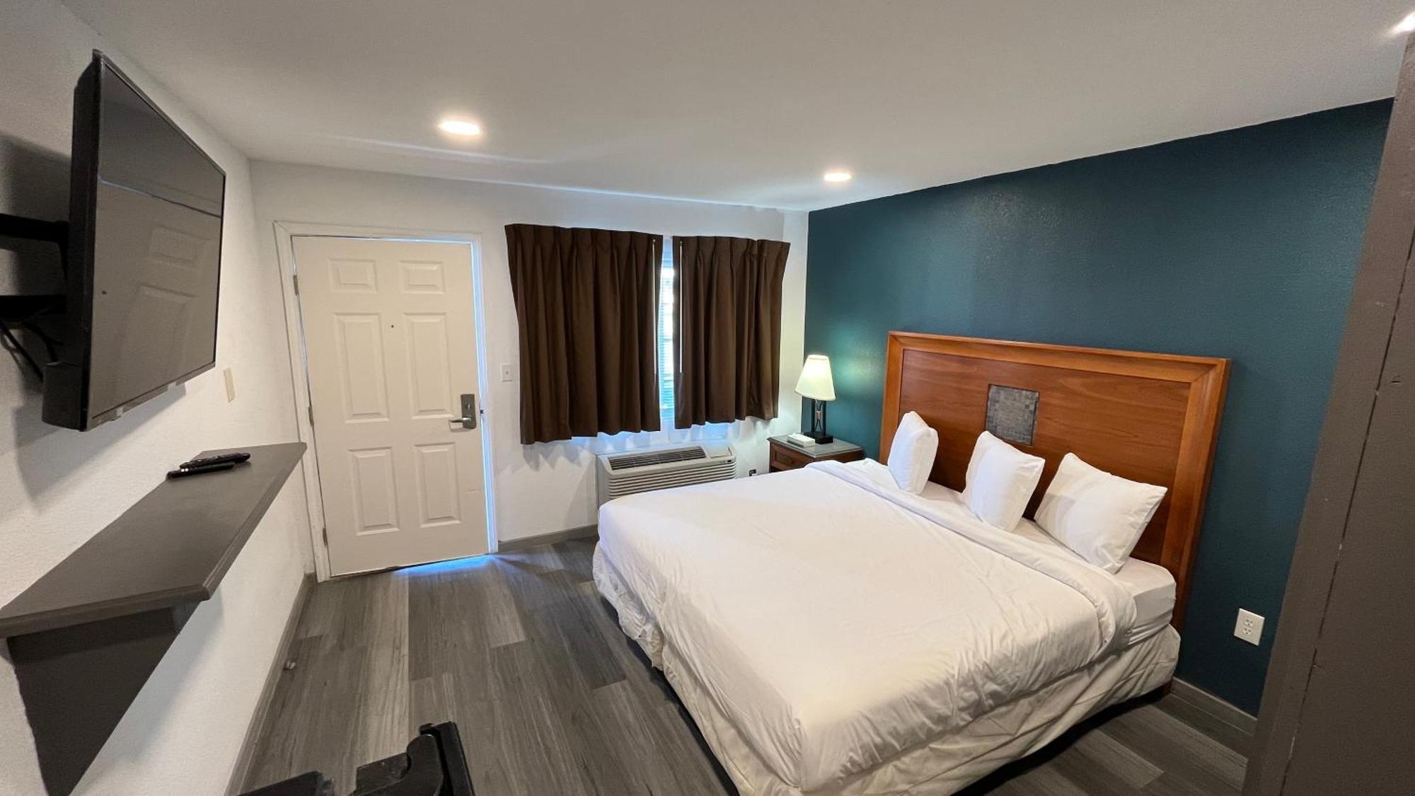 Town Place Studio Apartment Snyder エクステリア 写真