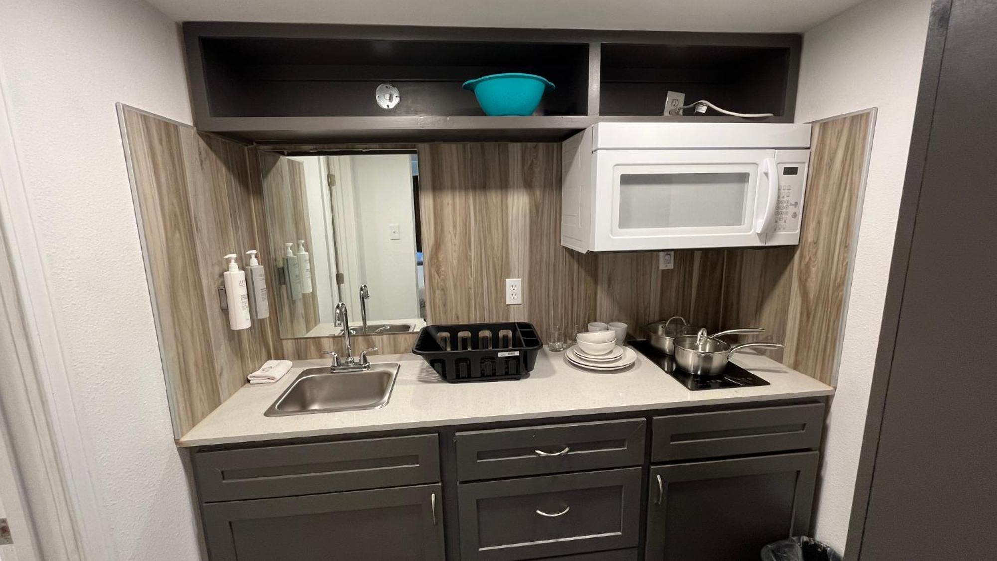Town Place Studio Apartment Snyder エクステリア 写真