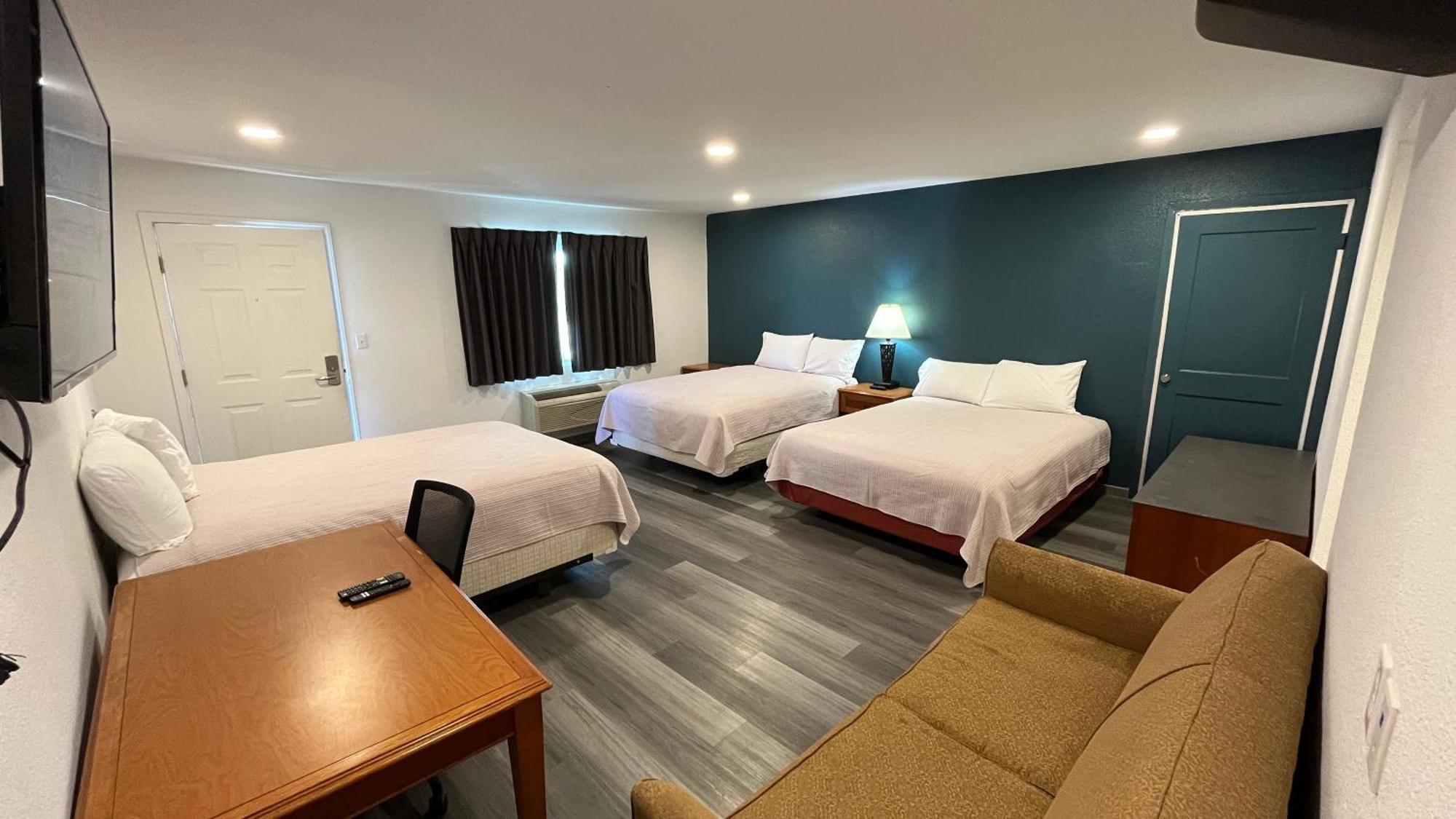 Town Place Studio Apartment Snyder エクステリア 写真